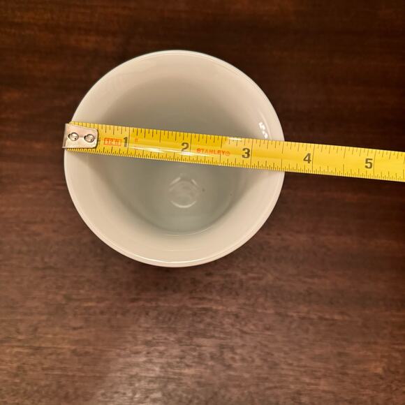 Starbucks 2010 CHRISTMAS White Travel Mug Silicone Lid Red Snowflakes Coffee Cup - Picture 14 of 14